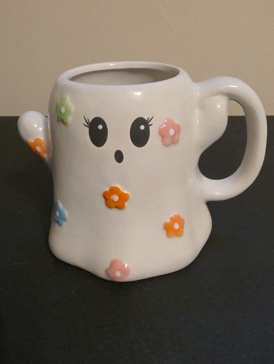 global design collections Other - Global Design Collections Floral Ghost Mug. In EUC